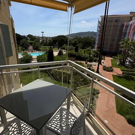La Des Pins Apartamento